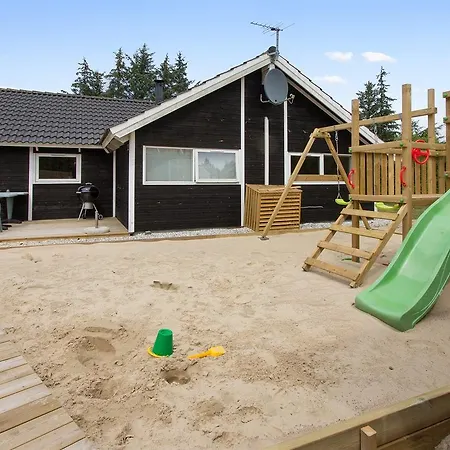 Four-bedroom Holiday In * Hals